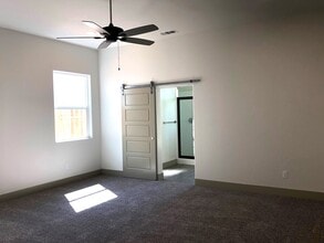 6305 E Fedora Ave in Fresno, CA - Building Photo - Building Photo