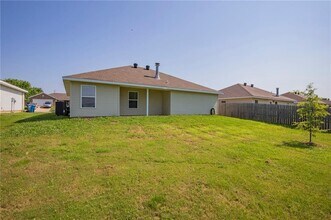 6405 SW Meadow Well Ave in Bentonville, AR - Building Photo - Building Photo