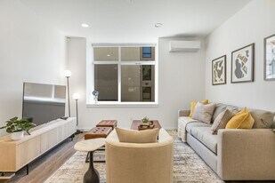 722 3rd Ave N in Seattle, WA - Building Photo