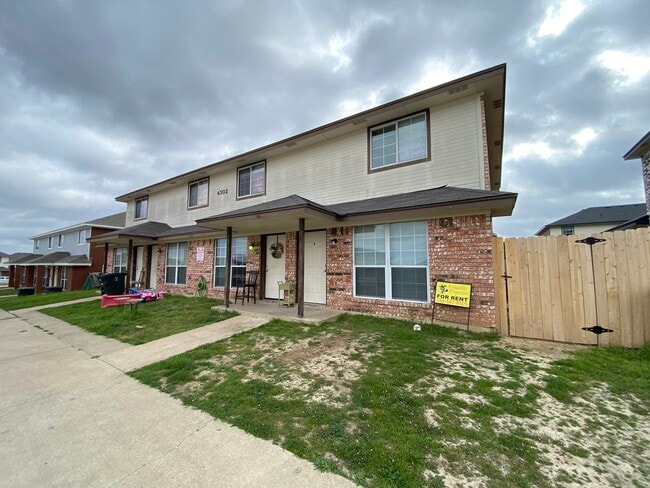4302 Sylvia Dr in Killeen, TX - Foto de edificio - Building Photo