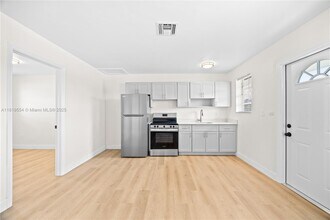 10523 SW 184th St in Miami, FL - Building Photo - Building Photo