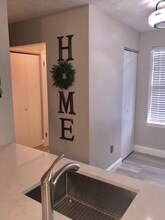 104 Kendall Ln in Bethel Park, PA - Building Photo - Building Photo