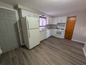 1367 Wertz Ave SW in Canton, OH - Foto de edificio - Building Photo