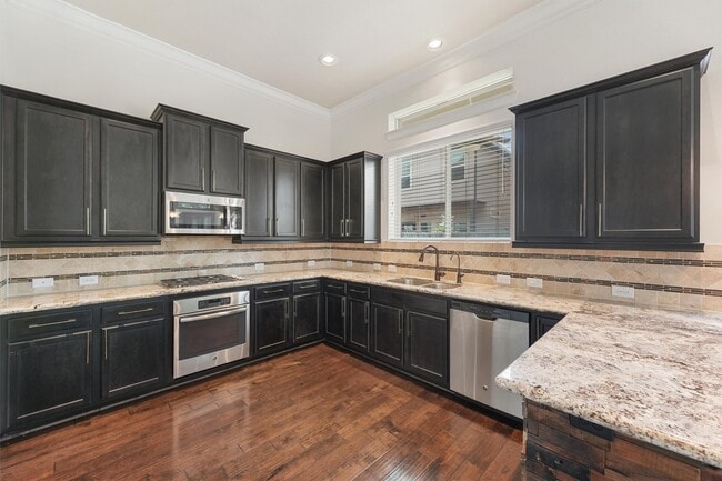 13217 Green Hills Dr
