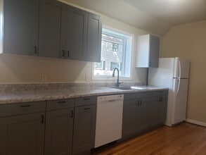 309 E Lincoln St in Negaunee, MI - Building Photo - Building Photo