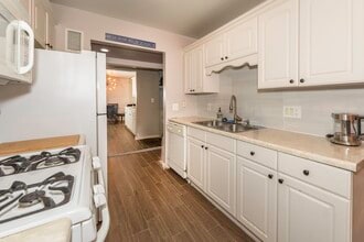 9601 Bayview Dr in Ypsilanti, MI - Building Photo - Building Photo