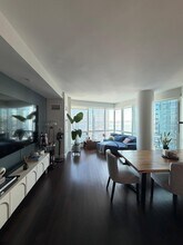 77 HUDSON St, Unit 3109 in Jersey City, NJ - Foto de edificio - Building Photo