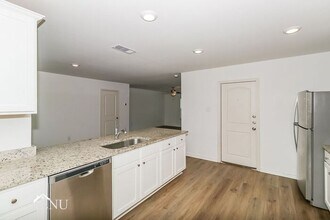 117 Stratton Ln in Jarrell, TX - Building Photo - Building Photo