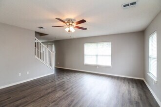 320 Capricorn St in Cedar Hill, TX - Building Photo - Building Photo