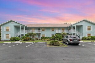 5737 Whitaker Rd in Naples, FL - Building Photo