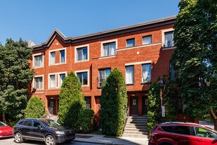 223 Dominion Rue in Montréal, QC - Building Photo