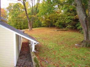 495 Farmers Mills Rd in Carmel, NY - Building Photo - Building Photo