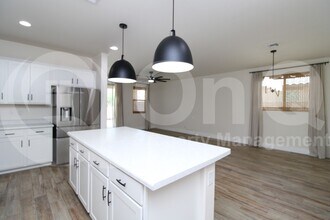 17558 W Country Club Terrace in Surprise, AZ - Building Photo - Building Photo