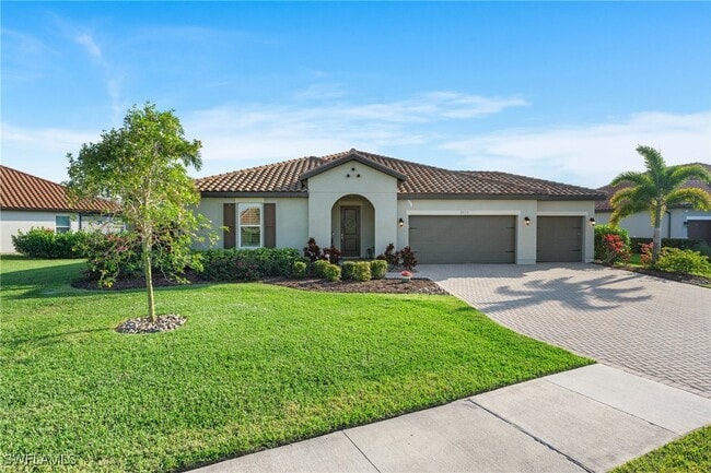 property at 2033 Grove Dr
