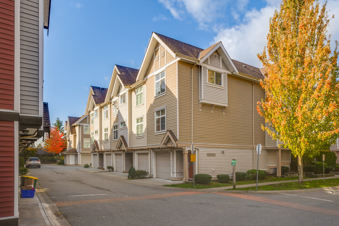 9405 121 St in Surrey, BC - Building Photo