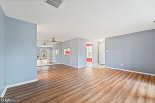 1607 Hawthorne Ct in Sewell, NJ - Building Photo