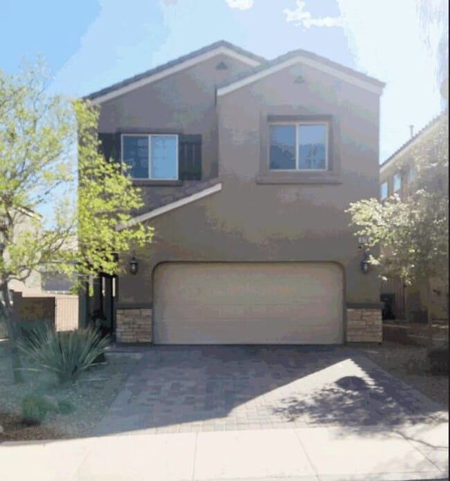 370 Monique Springs St
