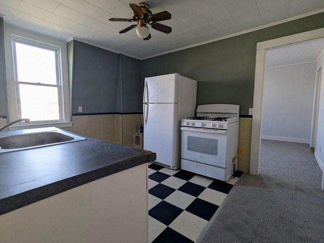 45 White St in Shelton, CT - Building Photo - Building Photo