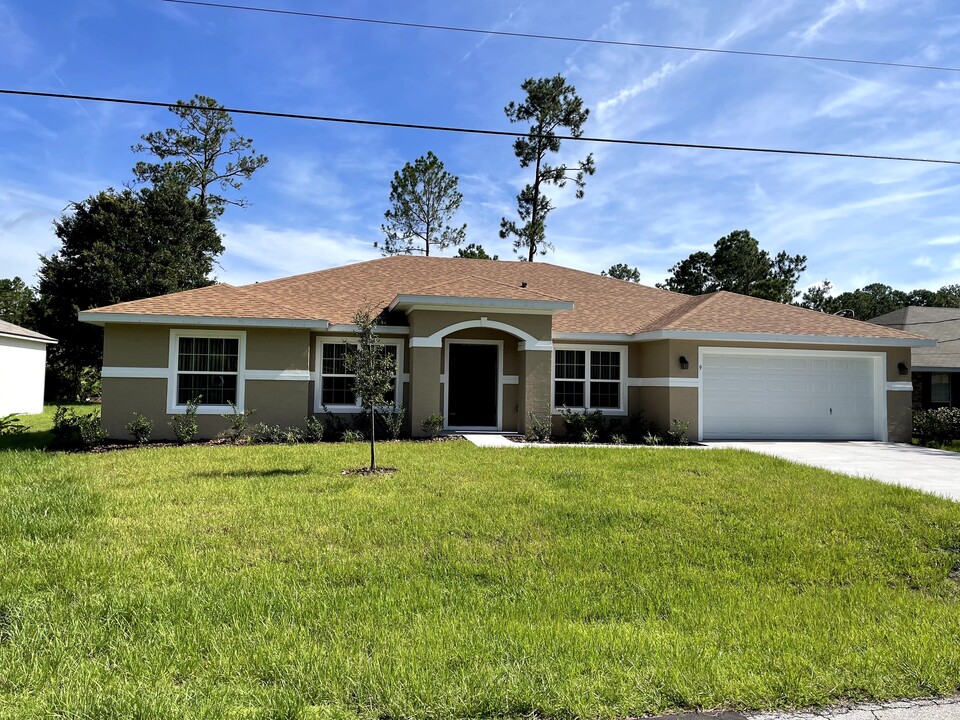 9 Raemond Ln in Palm Coast, FL - Building Photo