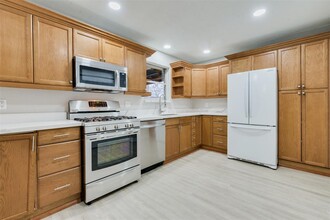2626 Hillshire Dr in Deer Park, TX - Building Photo - Building Photo