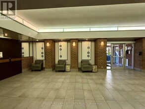 1380-1380 Prince of Wales Dr in Ottawa, ON - Building Photo - Building Photo