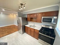 1303 E Johnson St photo'