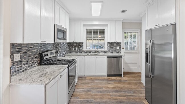 759 Ave D