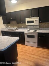 810 Vantage St SE in Palm Bay, FL - Building Photo - Building Photo