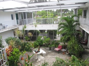 North Lake Garden Apartments in Hollywood, FL - Building Photo - Building Photo