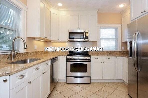 35 Saint Clements Rd in Medford, MA - Building Photo
