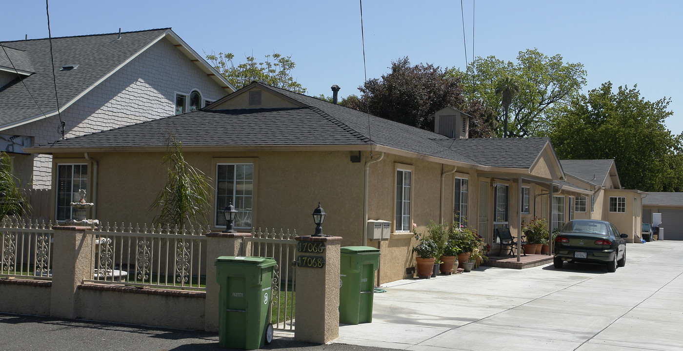 17066 Harvard Ave in San Lorenzo, CA - Building Photo