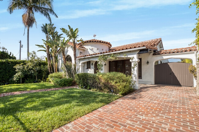 property at 327 N Kilkea Dr