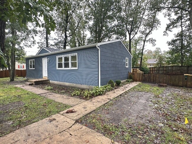 408 Apple Dr in Egg Harbor City, NJ - Building Photo - Building Photo