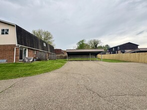7337 Seymour St NW in Massillon, OH - Building Photo - Building Photo
