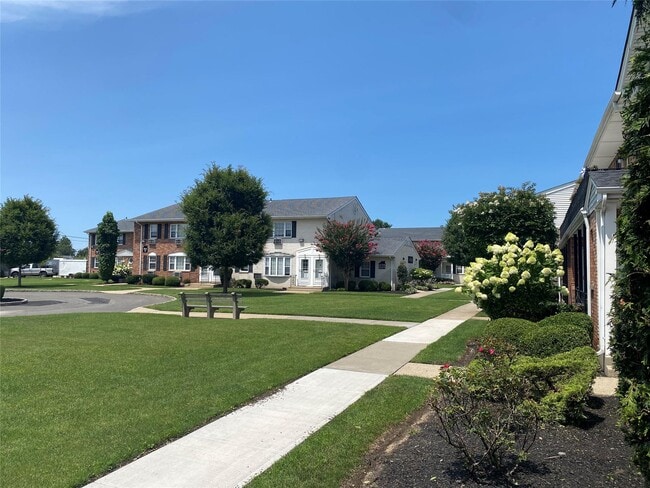 508 Kensington Ln in Bethpage, NY - Building Photo - Building Photo