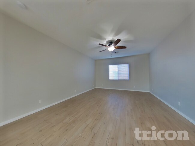 9474 W Pineveta Dr in Arizona City, AZ - Foto de edificio - Building Photo