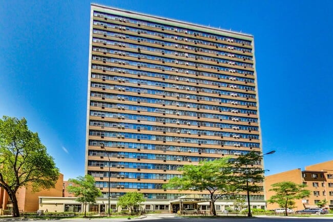 6030 N Sheridan Rd in Chicago, IL - Building Photo - Building Photo