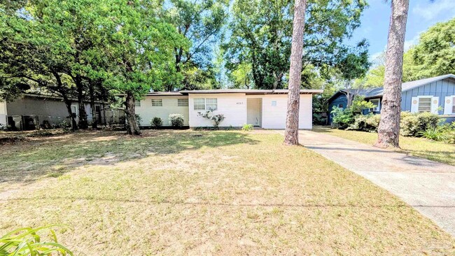 property at 4527 Versailles Dr