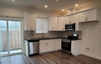 5437 Clint Pl in Sacramento, CA - Building Photo - Building Photo