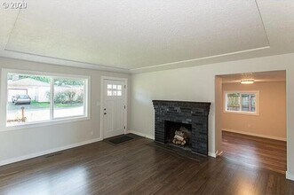 18641 NE Everett Ct in Portland, OR - Building Photo - Building Photo