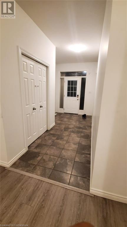 19 Saddlebrook Ct in Kitchener, ON - Building Photo - Building Photo