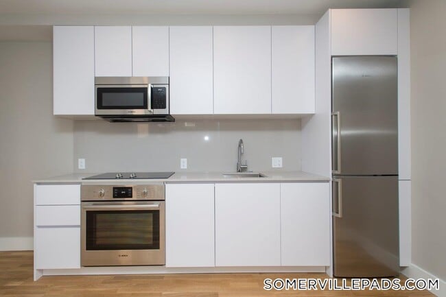 136 Highland Ave, Unit 11