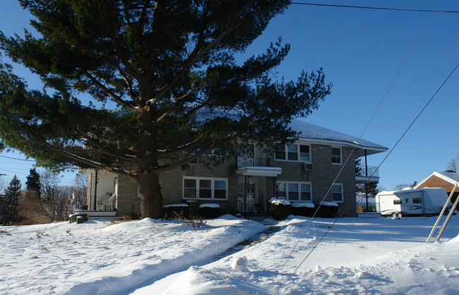1380 Tracy Ave in Schenectady, NY - Foto de edificio - Building Photo