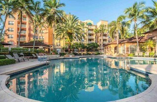 19701 E Country Club Dr, Unit 5108 in Aventura, FL - Building Photo