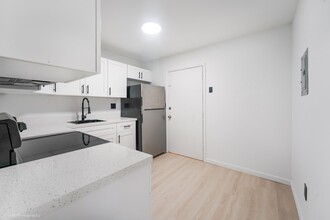 Parkview at Griffing Park Apartments in North Miami, FL - Building Photo - Building Photo