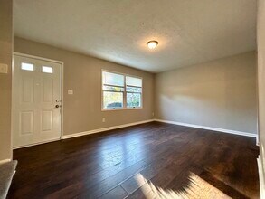 7620 Holly Grove Ct in Charlotte, NC - Building Photo - Building Photo
