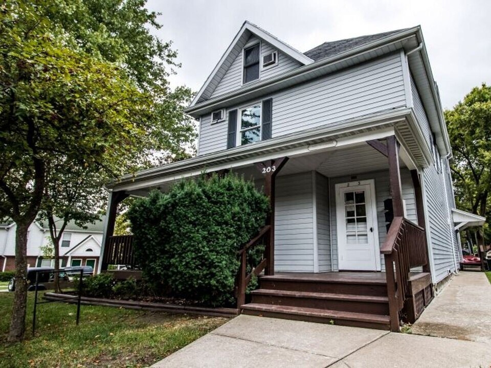 203 W Fowler Ave in West Lafayette, IN - Building Photo