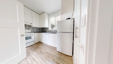 241 Brighton Ave in San Francisco, CA - Building Photo - Building Photo