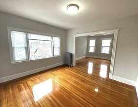 1 Harvard St, Unit 2 in Arlington, MA - Building Photo - Building Photo