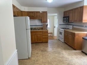 253 Sylvan St in Bridgeport, CT - Building Photo - Building Photo